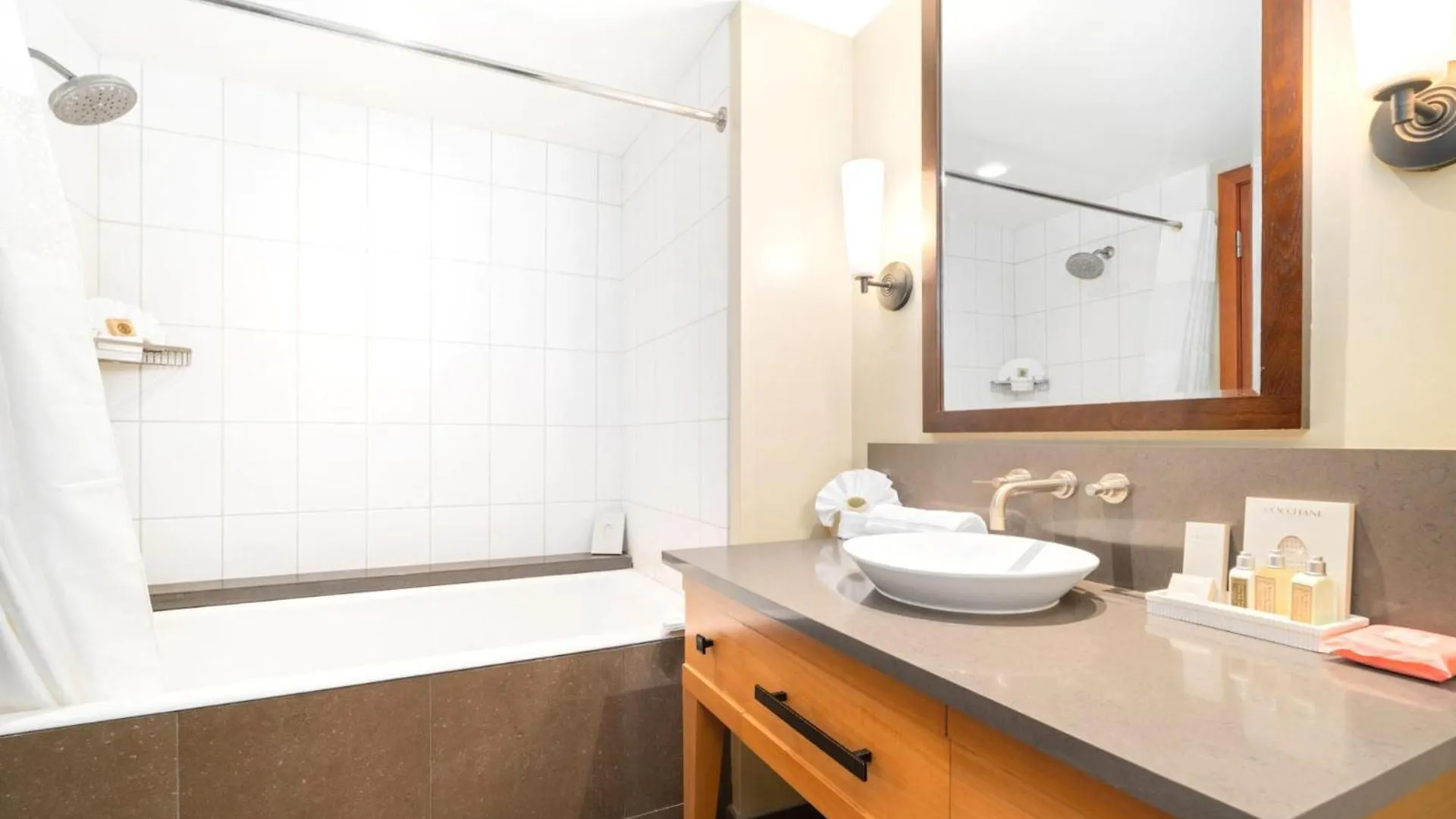 Apartment Kbm Resorts Free Car Beach Villas At Ko Olina Bvk-B-308 Beachfront Villa Kapolei United States