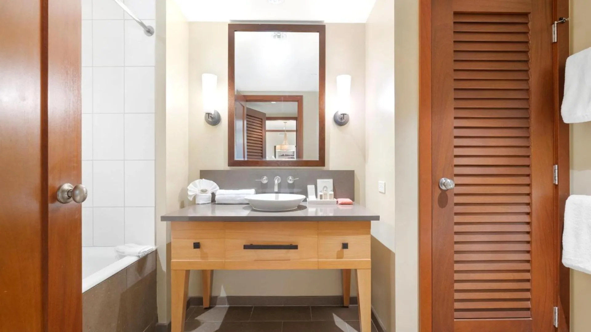 Apartment Kbm Resorts Free Car Beach Villas At Ko Olina Bvk-B-308 Beachfront Villa Kapolei